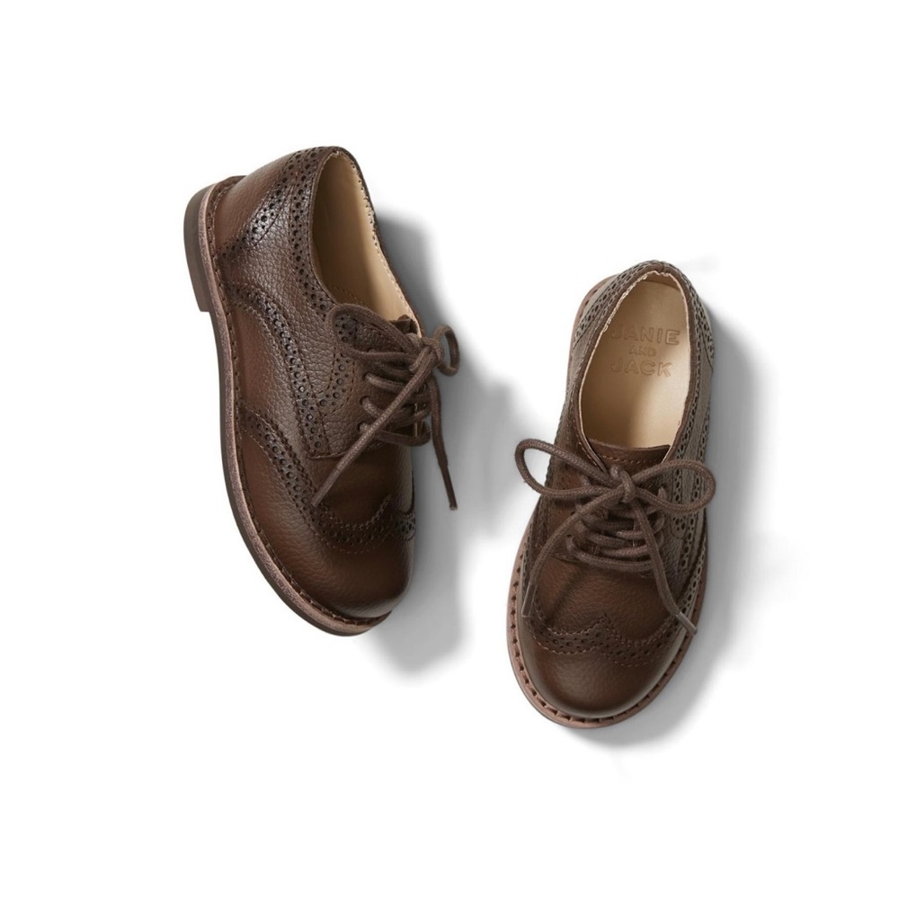 Janie and Jack- LEATHER WING TIP SHOE- size 8- still selling on their website